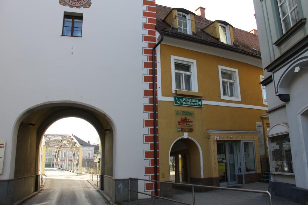 Pension Jahrbacher Leoben  Buitenkant foto