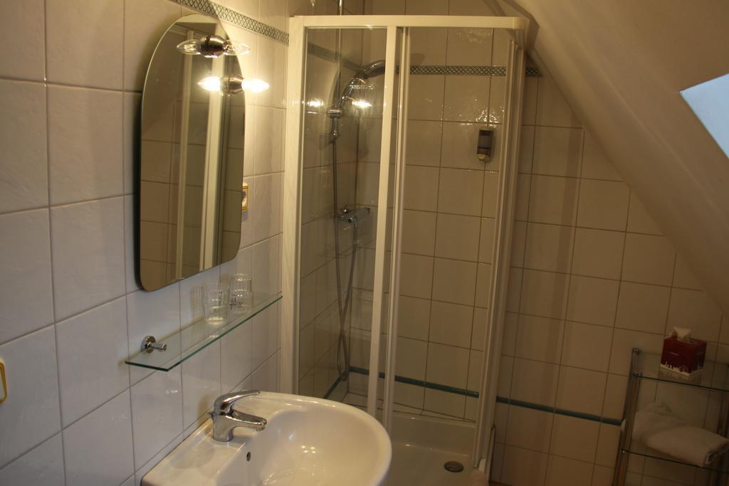 Pension Jahrbacher Leoben  Kamer foto
